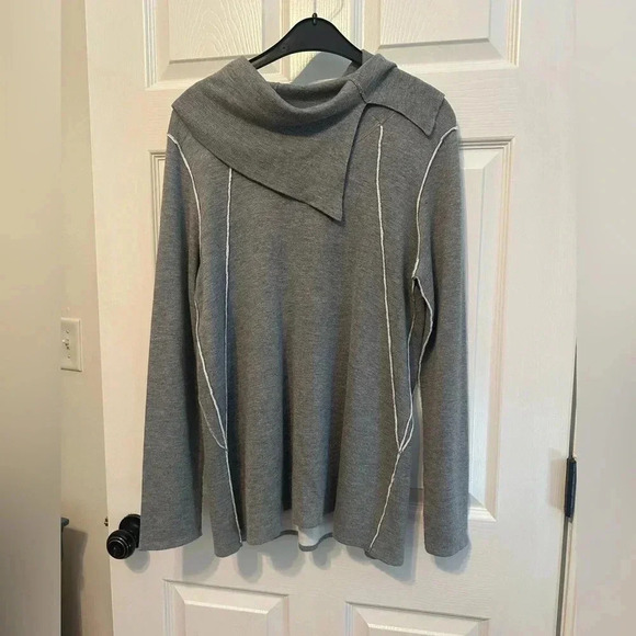 OST Gray Sweater - Picture 1 of 4